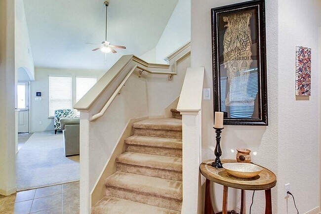 Foto del edificio - 2510 Shady Falls Ln