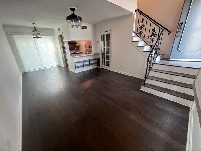 Foto del edificio - 725 N Stackman Dr
