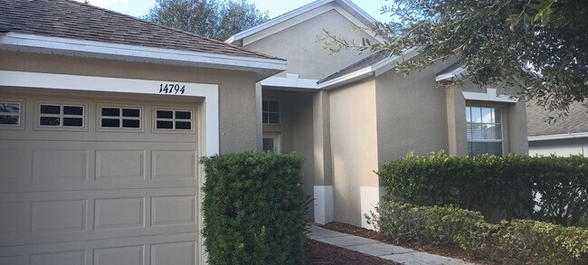 Foto del edificio - 4 Bedroom 3 Bath 3 Car Garage Home in Ster...