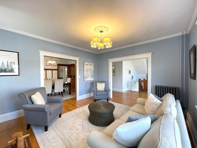 Building Photo - 102 Perkins St