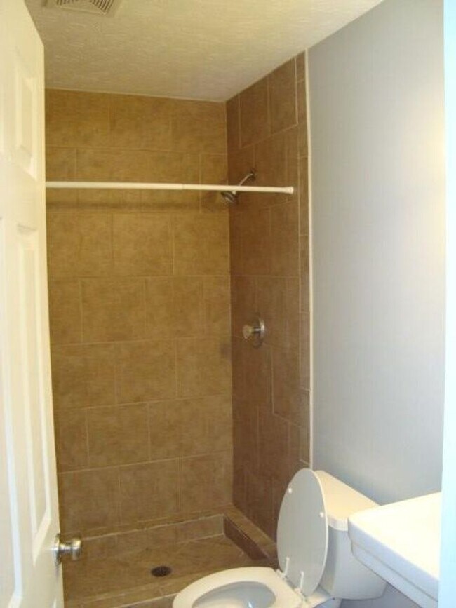 Building Photo - 3721 Phelts Dr