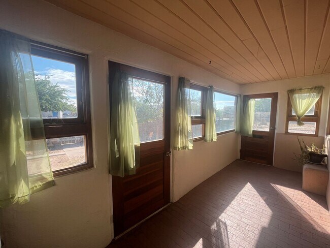 Foto del edificio - Pleasant 2 Bedroom 1 Bathroom Home In The Monkbridge Gardens Neighborhood!