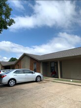 Building Photo - 1416 Marketplace Dr