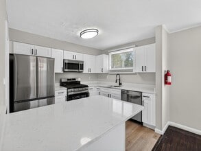 Building Photo - 206 Ava Ave