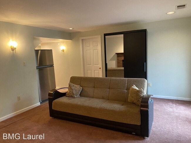 Building Photo - 1 br, 1 bath House - 3709 Green Ash Ct Unit B