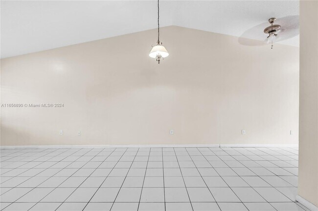 Building Photo - 15570 SW 76th Ln