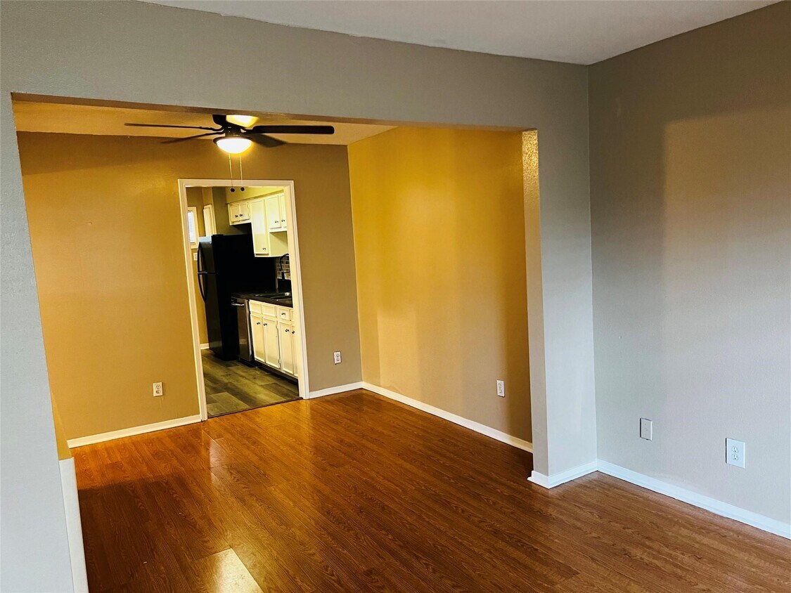 Foto del edificio - 1069 Willow Oaks Cir