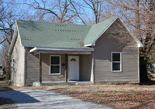 Building Photo - 1211 N Rogers Ave