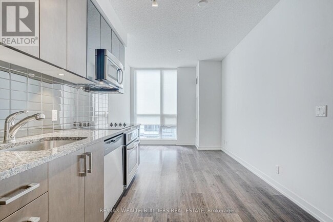Building Photo - 98 Lillian St