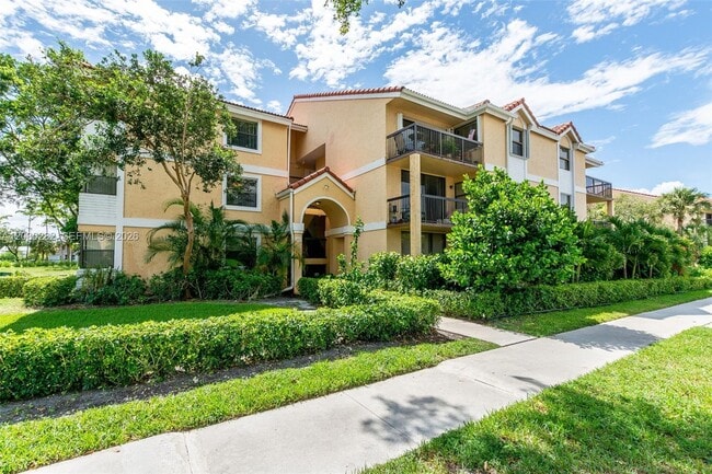 Building Photo - 5721 Riverside Dr