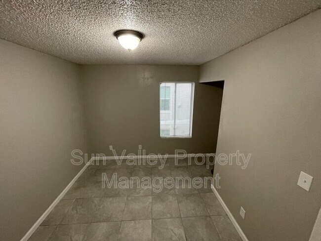 Foto del edificio - 1849 E Broadway Rd