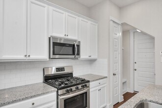 Building Photo - 721 Strawberry Pines Ct