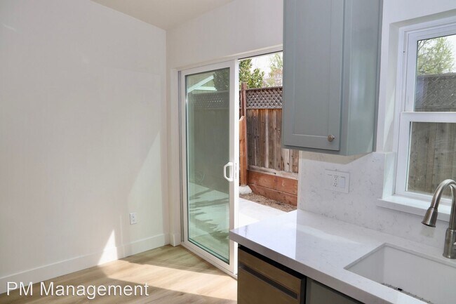 Building Photo - 1 br, 1 bath House - 1986 Coastland ave; U...