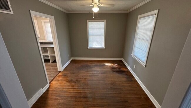 Foto del edificio - 1537 Rolling Hills Dr