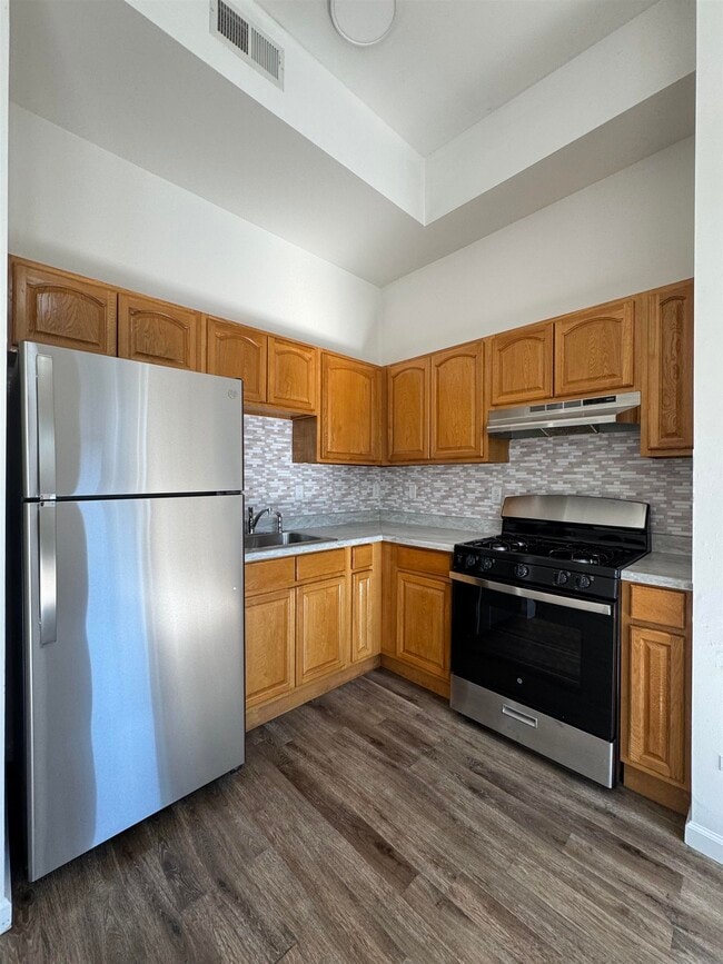 Building Photo - 517 Communipaw Ave