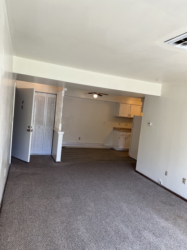 Primary Photo - 301 Morris St