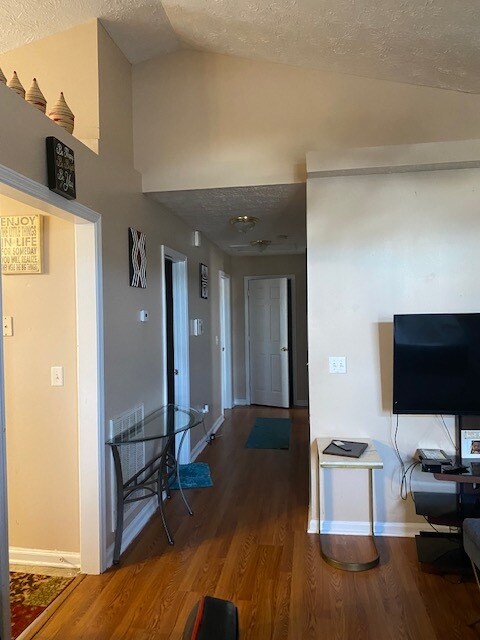 Foto del edificio - 2632 Buck Ln