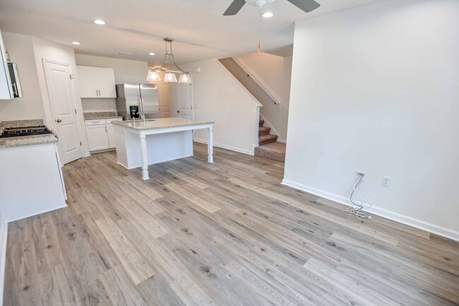 Building Photo - Beautiful New Construction 3/2.5 Home, Loc...