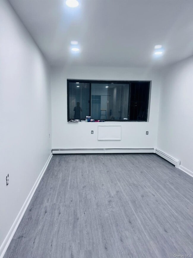 Foto del edificio - 35-26 33rd St