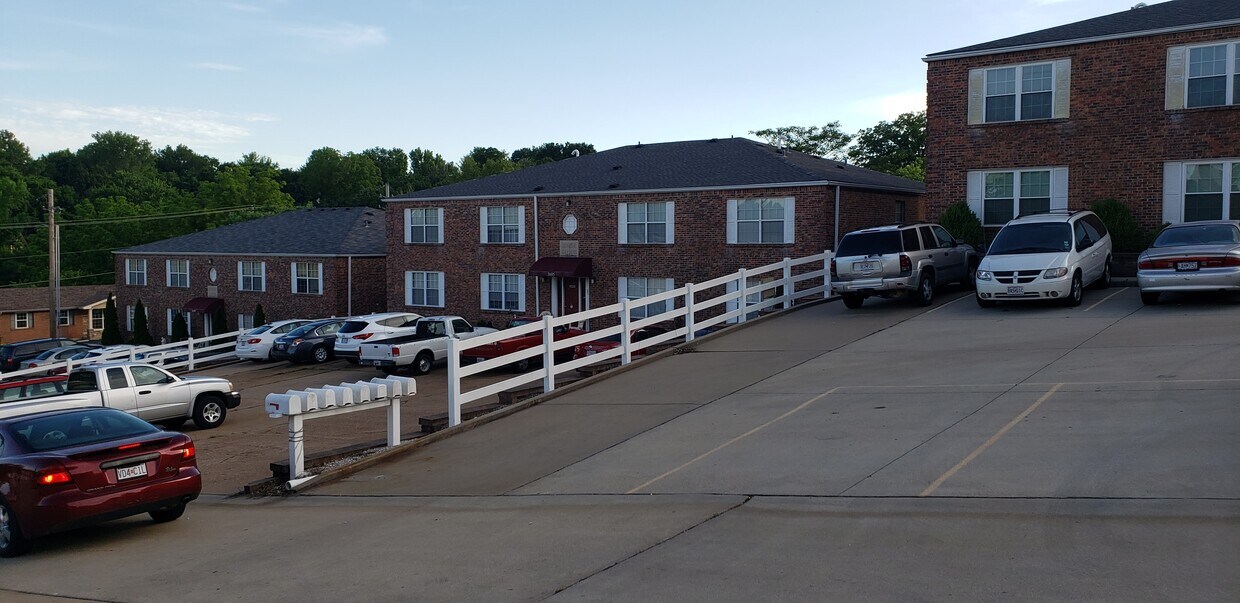 3687 Elm Gardens Dr Unit F, Arnold, MO 63010 Apartments 3687 Elm