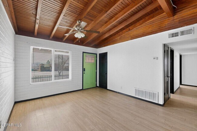 Building Photo - 6203 Trowbridge Dr