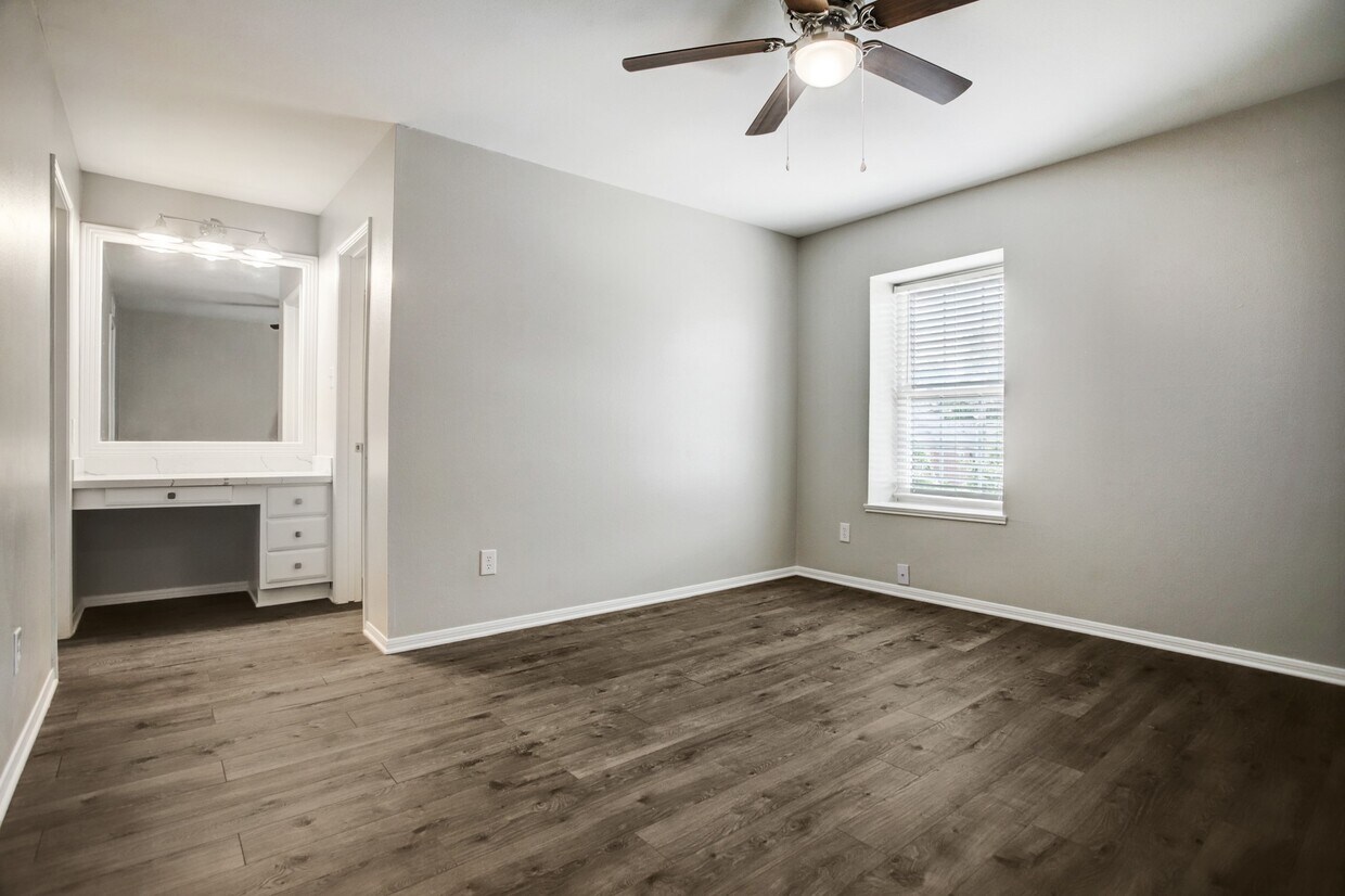 Foto del edificio - 353 N Post Oak Ln