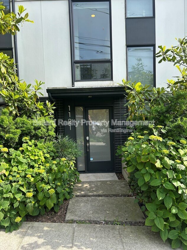 Foto principal - 1121 E Howell St