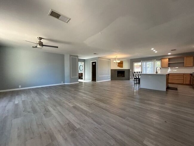 Building Photo - 4028 W Palo Verde Dr