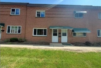 Building Photo - 215 Dalepark Dr