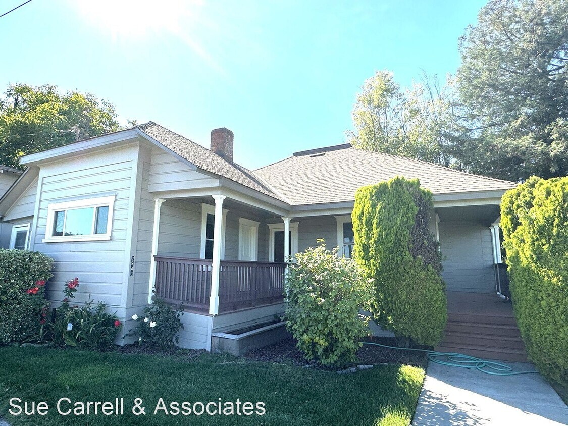 Primary Photo - 2 br, 1 bath House - 2940 Guerneville Rd.
