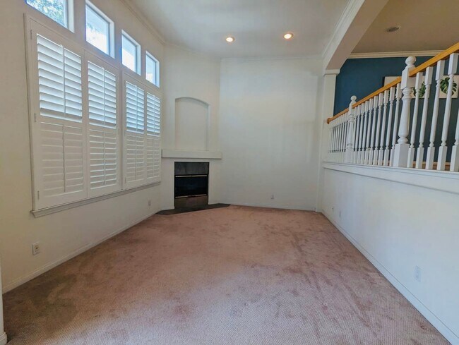 Foto del edificio - Amazing Downtown Torrance! - 3 bd / 2.5 ba...