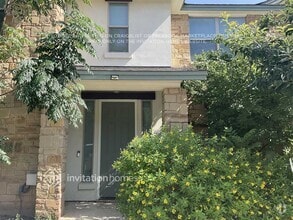 Building Photo - 179 Holly St