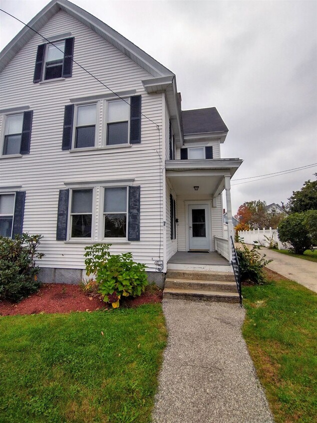 Primary Photo - 7 Oak St