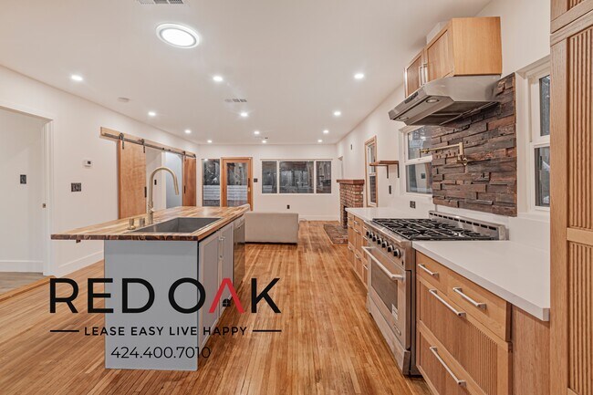 Building Photo - Rustic Inspired, Spacious Two Bedroom Stan...
