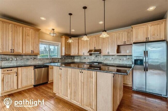 Foto del edificio - 6521 Eastside Drive Northeast, Tacoma, WA,...