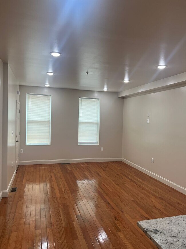 Building Photo - 1620 Constitution Ave NE