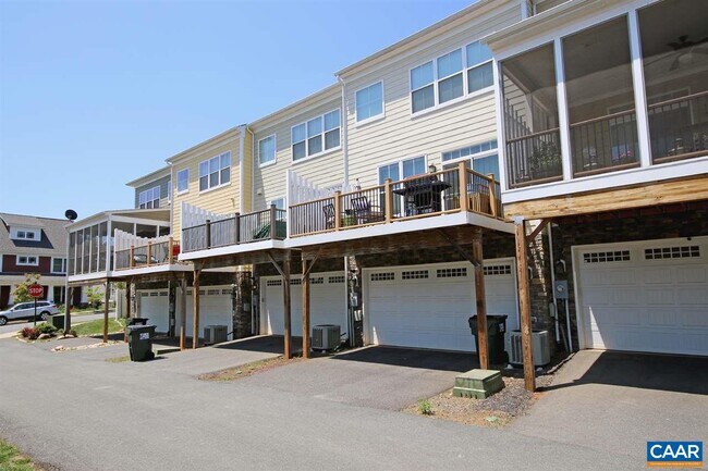 Building Photo - 866 Belvedere Boulevard
