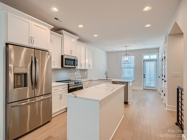 Foto del edificio - 5041 York Park Ln