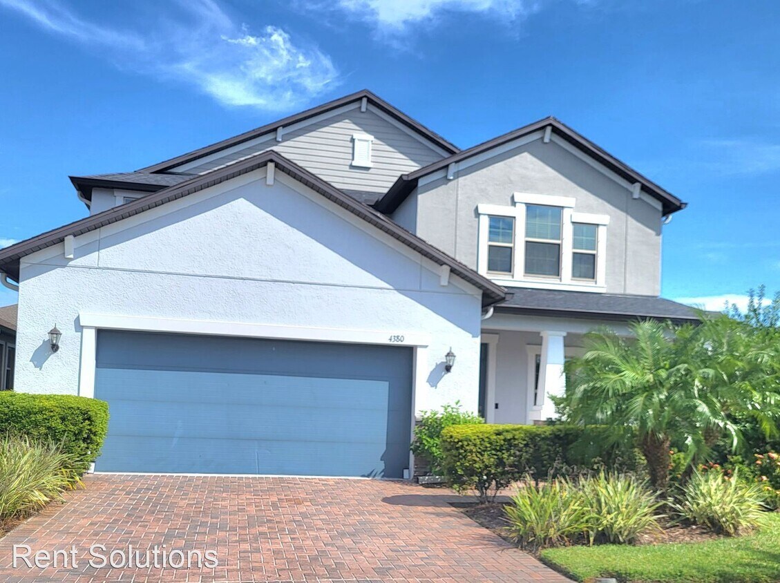 4 br, 3 bath House 4380 Slipstream Drive House Rental in Land O