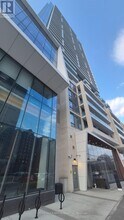 Building Photo - 8 Olympic Gdn Dr