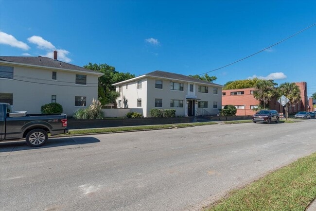 Building Photo - 2/1 in the heart of San Marco!