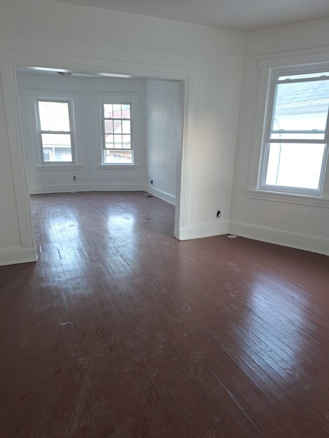Building Photo - 18 Lowden St