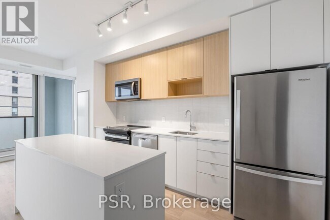 Photo du bâtiment - 4365 Bloor St W