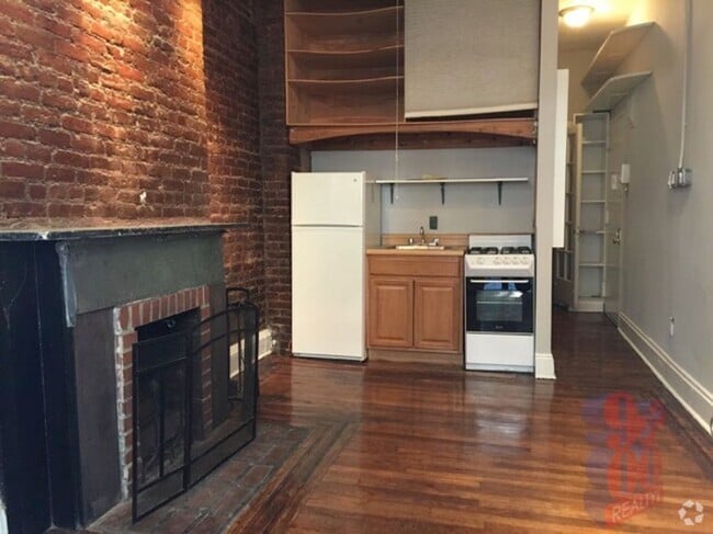 Building Photo - West Village 1-Bedroom with Pre-War Charm