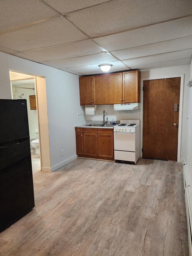 2763 Mack Blvd Unit 3, Fairbanks, AK 99709 Room for Rent in Fairbanks