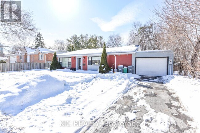 Building Photo - 69 Centre St N