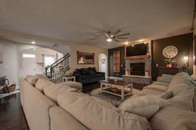 Building Photo - 1482 Pine Bluffs Way