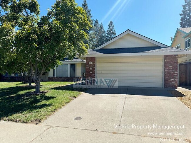 Building Photo - 1308 Kingswood Dr