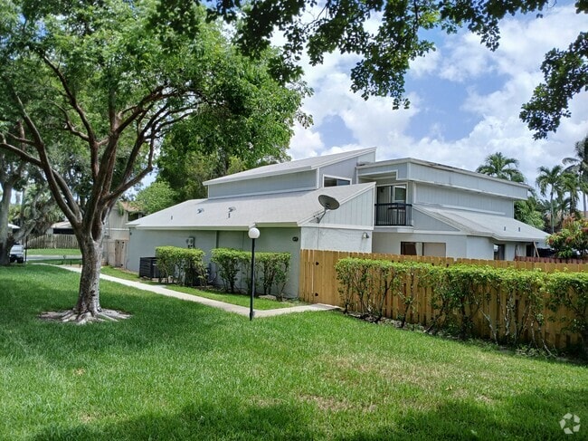 Building Photo - 617 NW 132nd Ter
