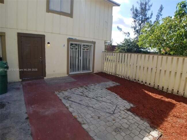 Foto del edificio - 5834 NW 21st St